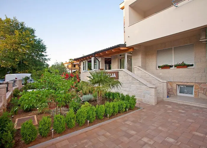 Apartments Maslina II