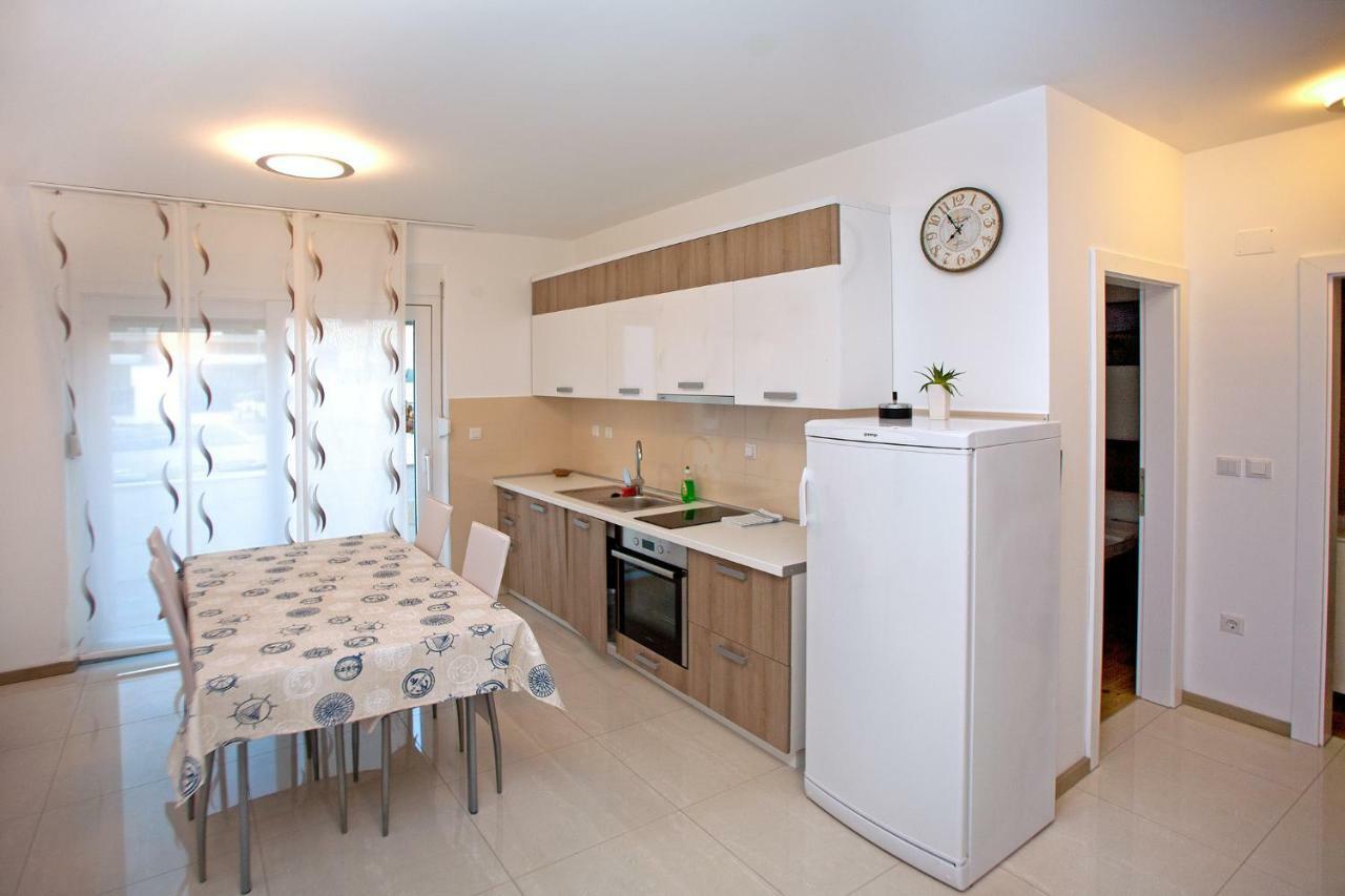 Maslina Ii Apartma Njivice